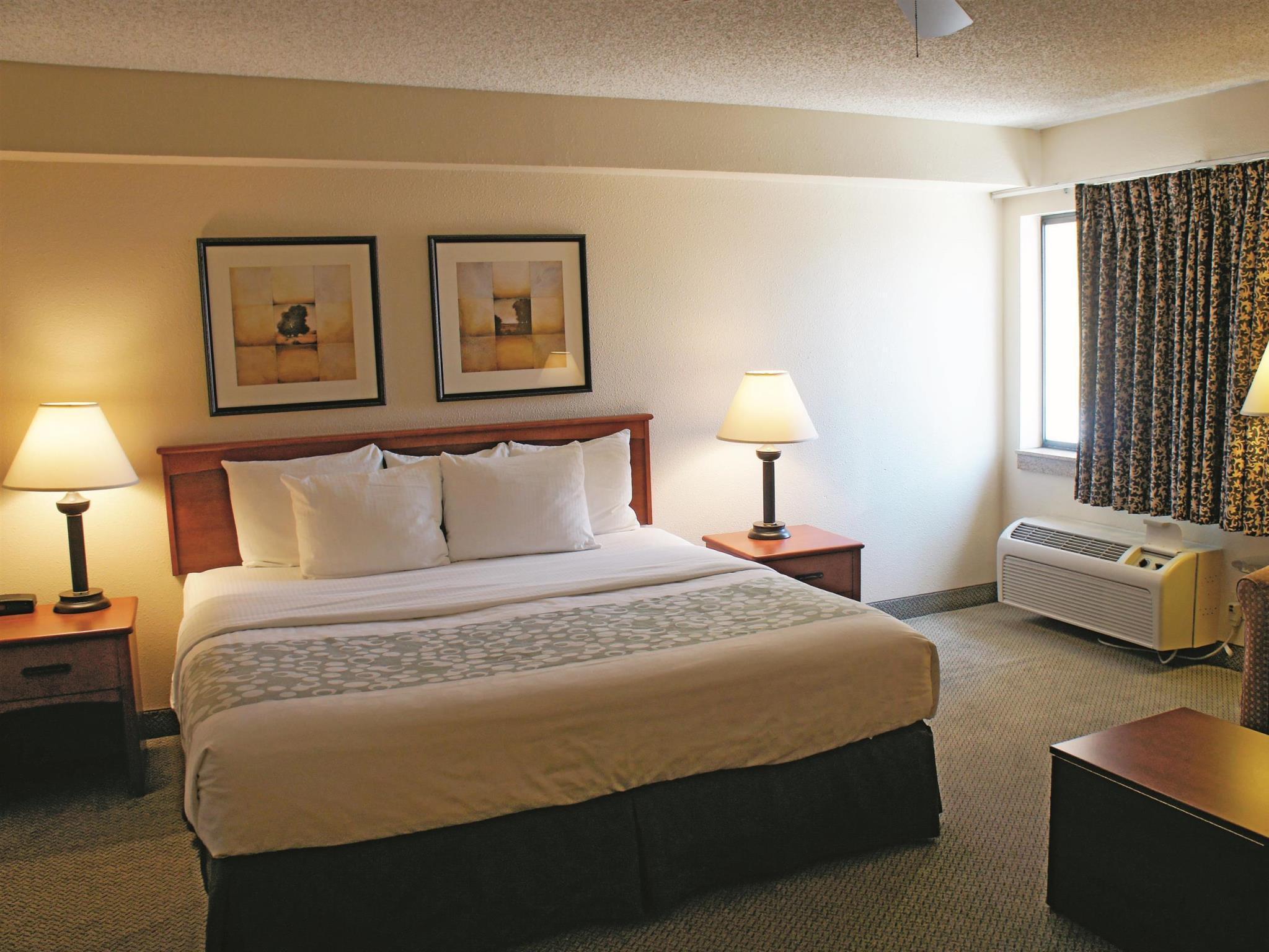Hotel La Quinta by Wyndham Albuquerque Journal Ctr NW Extérieur photo